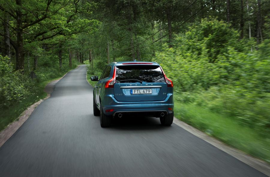  Volvo XC60 R-Design 2015 года  (фото 9 из 16)
